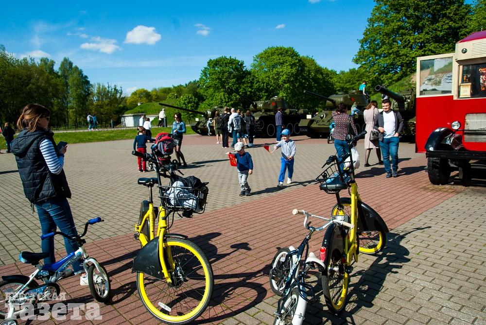 Брест, Брестская крепость, велосипедисты, запрет,велодорожки, идеология, мемориал, память, герои, Армения, Ереван, Цицернакаберд, Испания, Барселона, Монтжуик, Польша, Варшава, Юзеф Пилсудский, Франция, Париж, Триумфальная арка, Вечный огонь