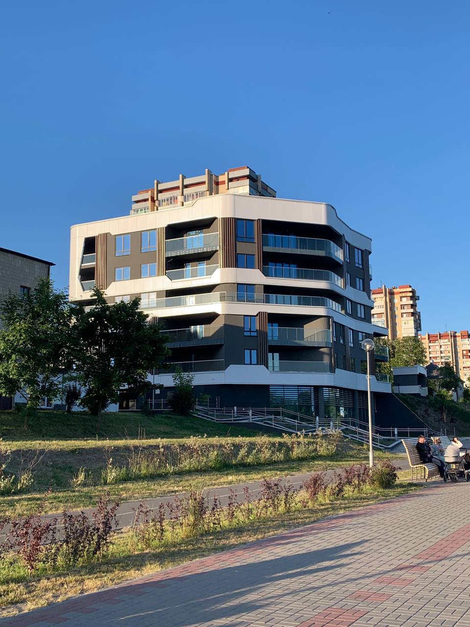 ЖК «Жемчужина» на берегу Мухавца в Бресте. Фото: wikidom.