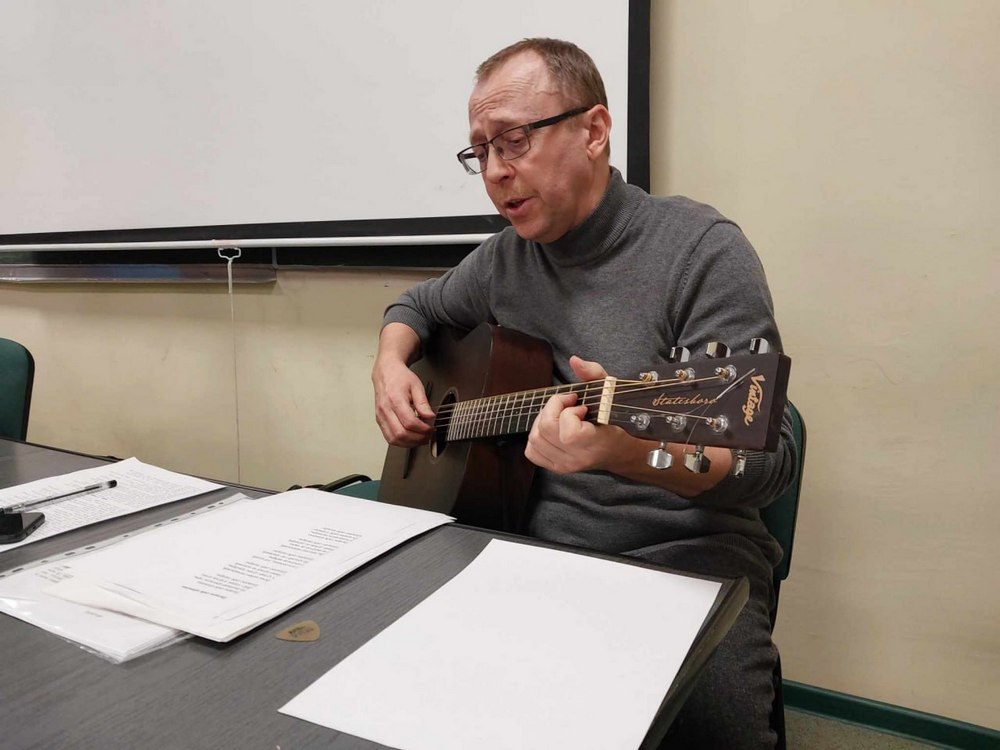 «Бязмежжа». Бардаўскі выступ Уладзіміра Хільмановіча