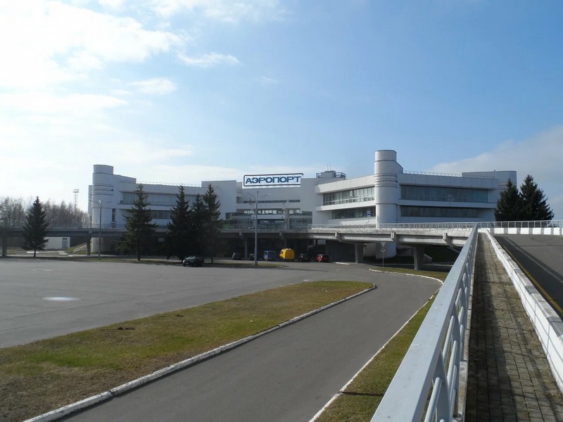 Большая парковка возле аэропорта «Брест». Фото из яндекс-карт