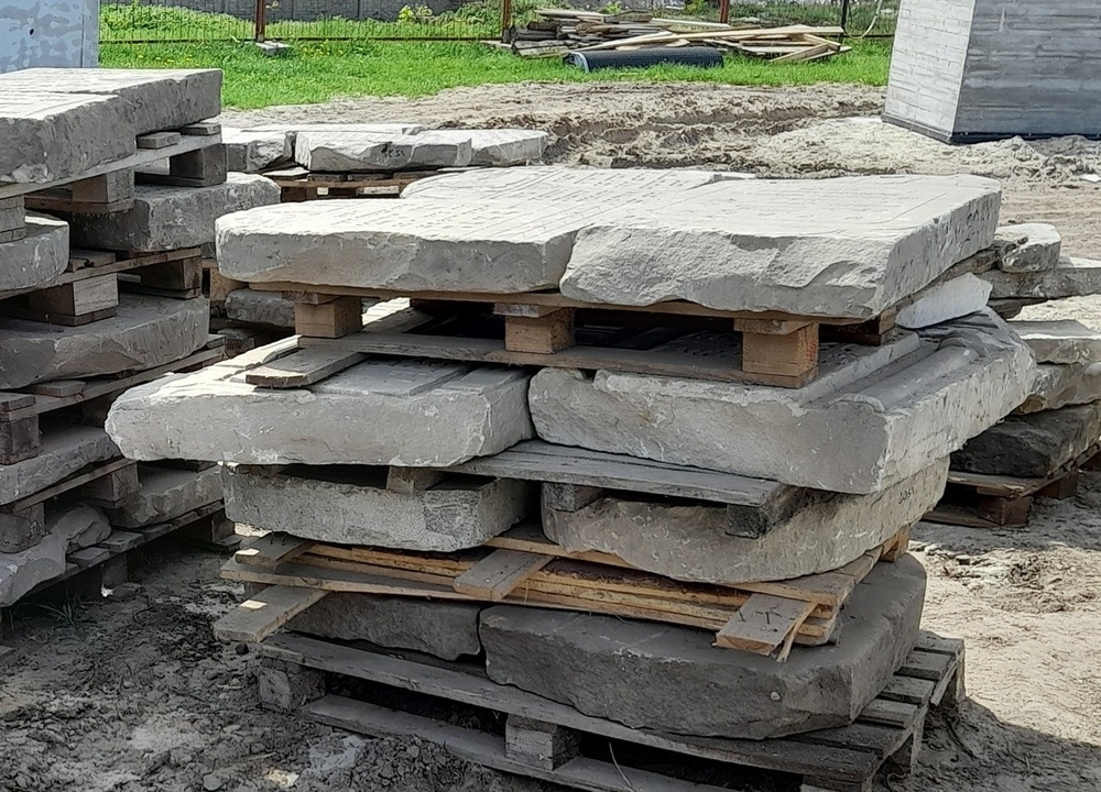 Мацевы на стройплощадке в Бресте.