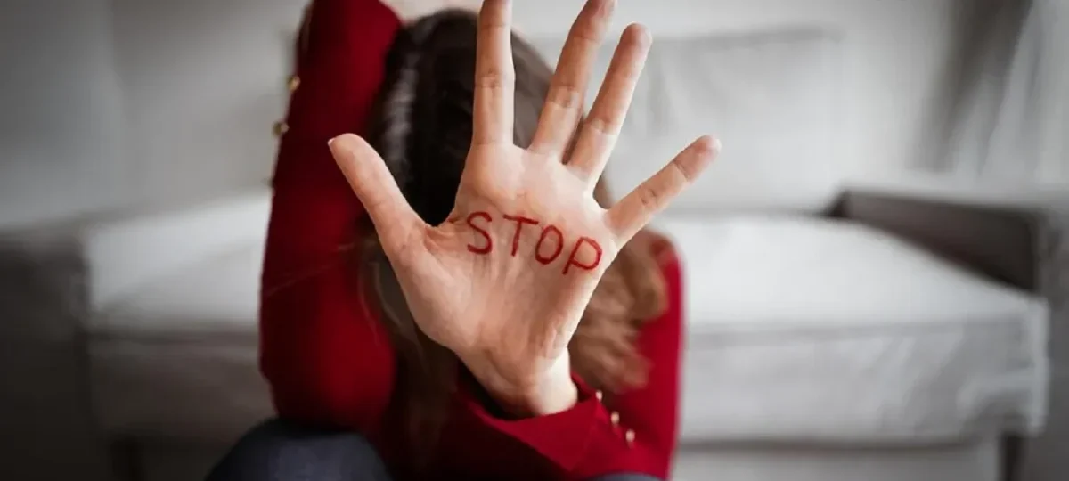 ахвяра гвалту просіць спыніцца